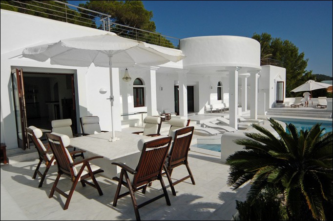Villa 284 5 BEDROOMS CALA JONDAL IBIZA gallery image 2