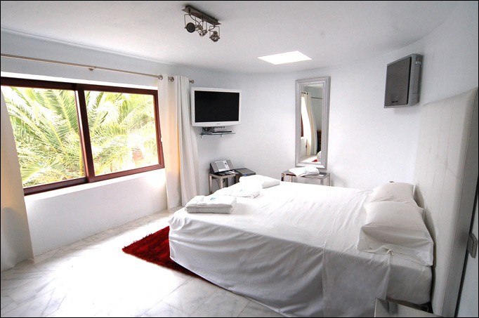 Villa 284 5 BEDROOMS CALA JONDAL IBIZA gallery image 9
